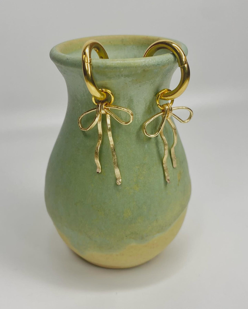 "Take a bow" Earrings