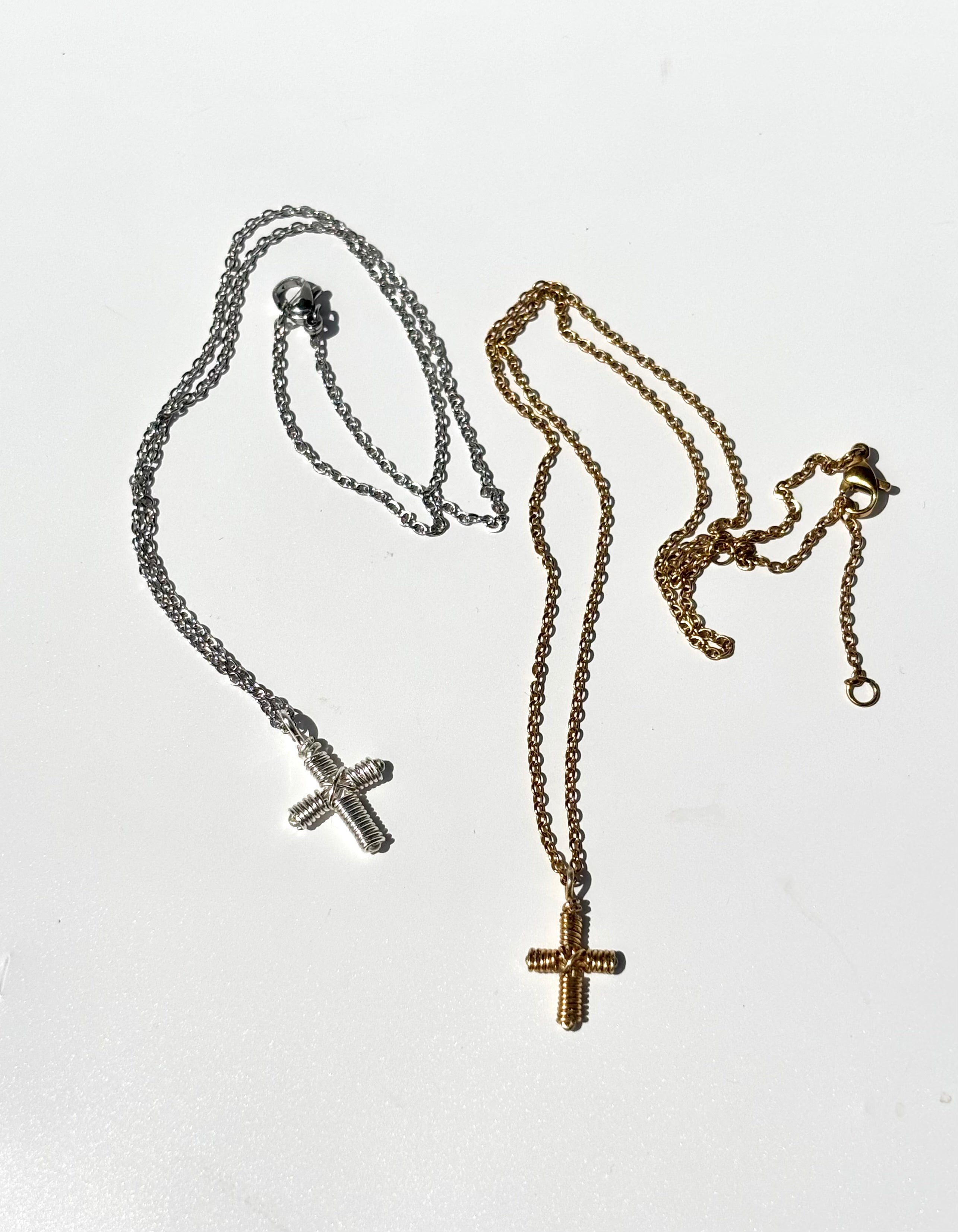 The textured cross necklace