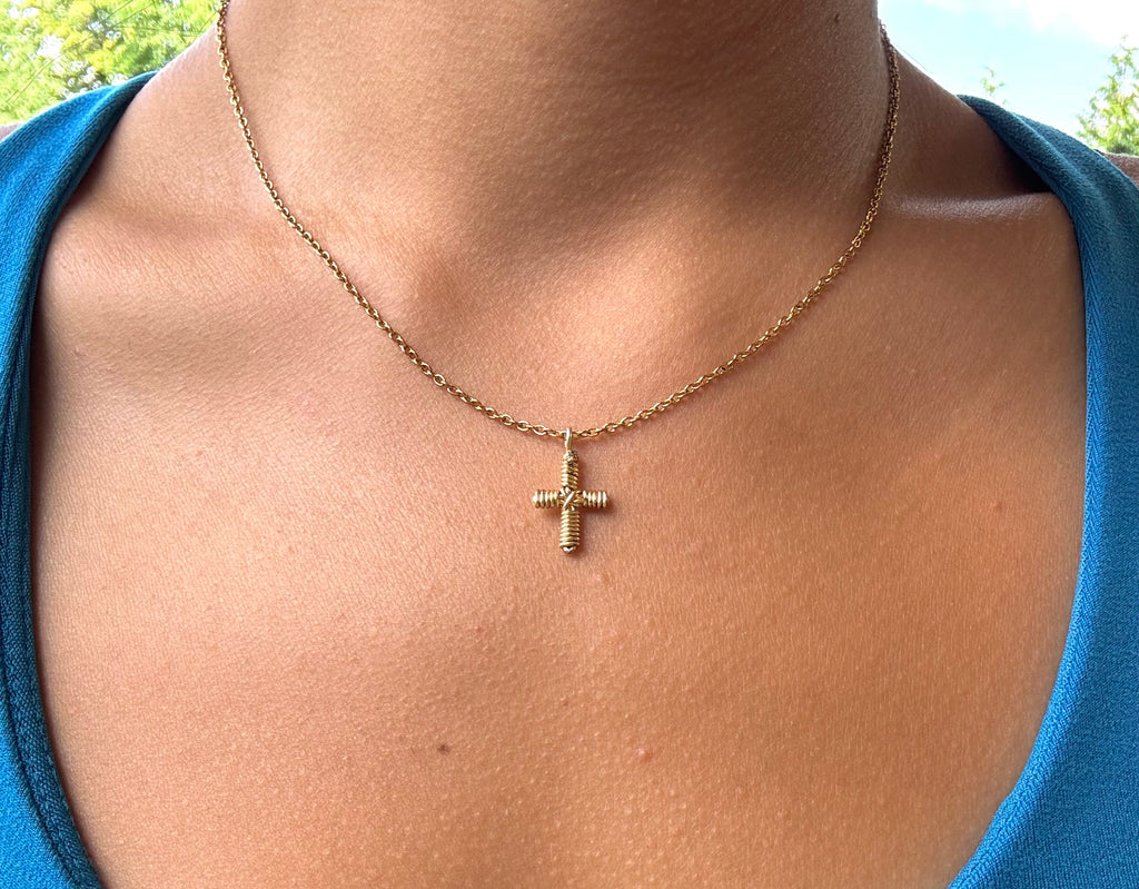 The textured cross necklace
