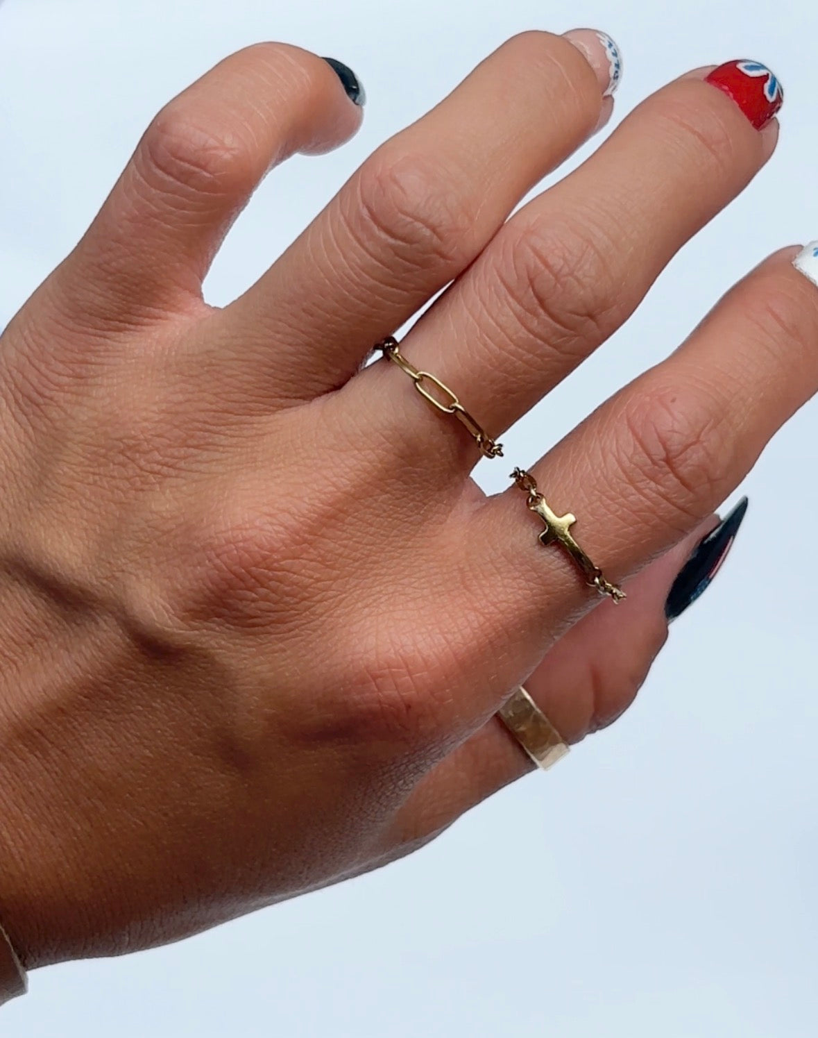 Cross chain ring
