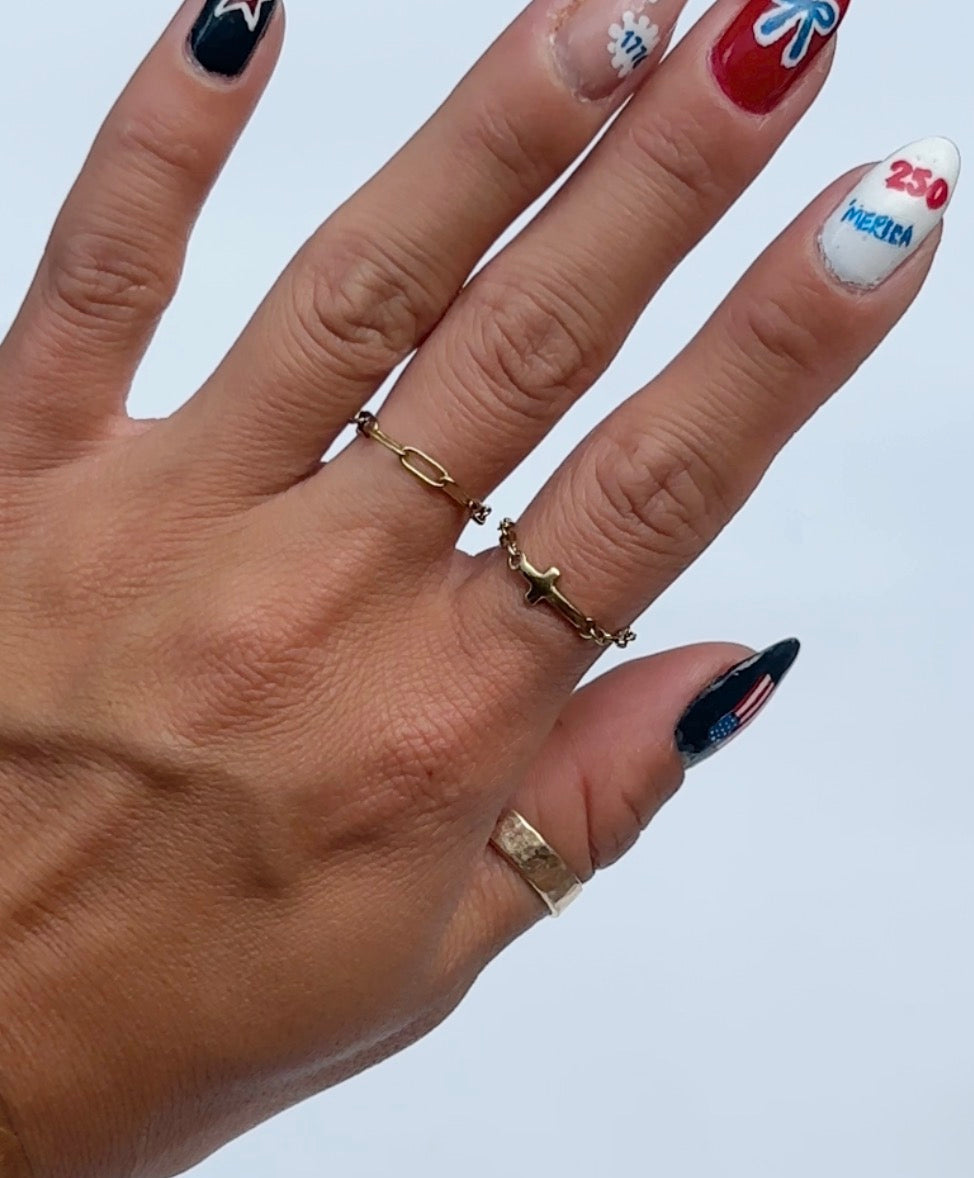 Cross chain ring